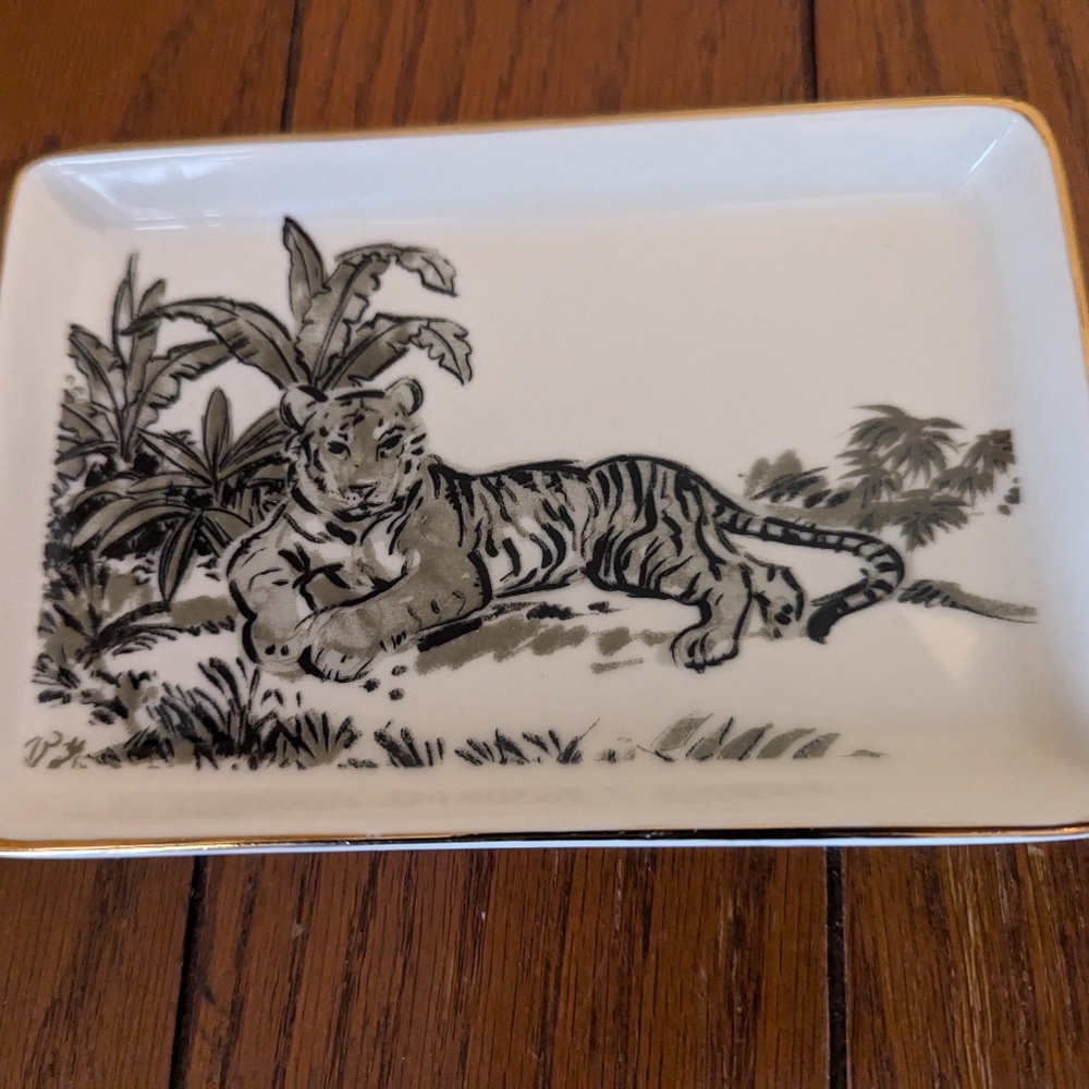 Creative Co-op Lounging Jungle Tiger Painted Ceramic Trinket Dish 6 x 4 in.